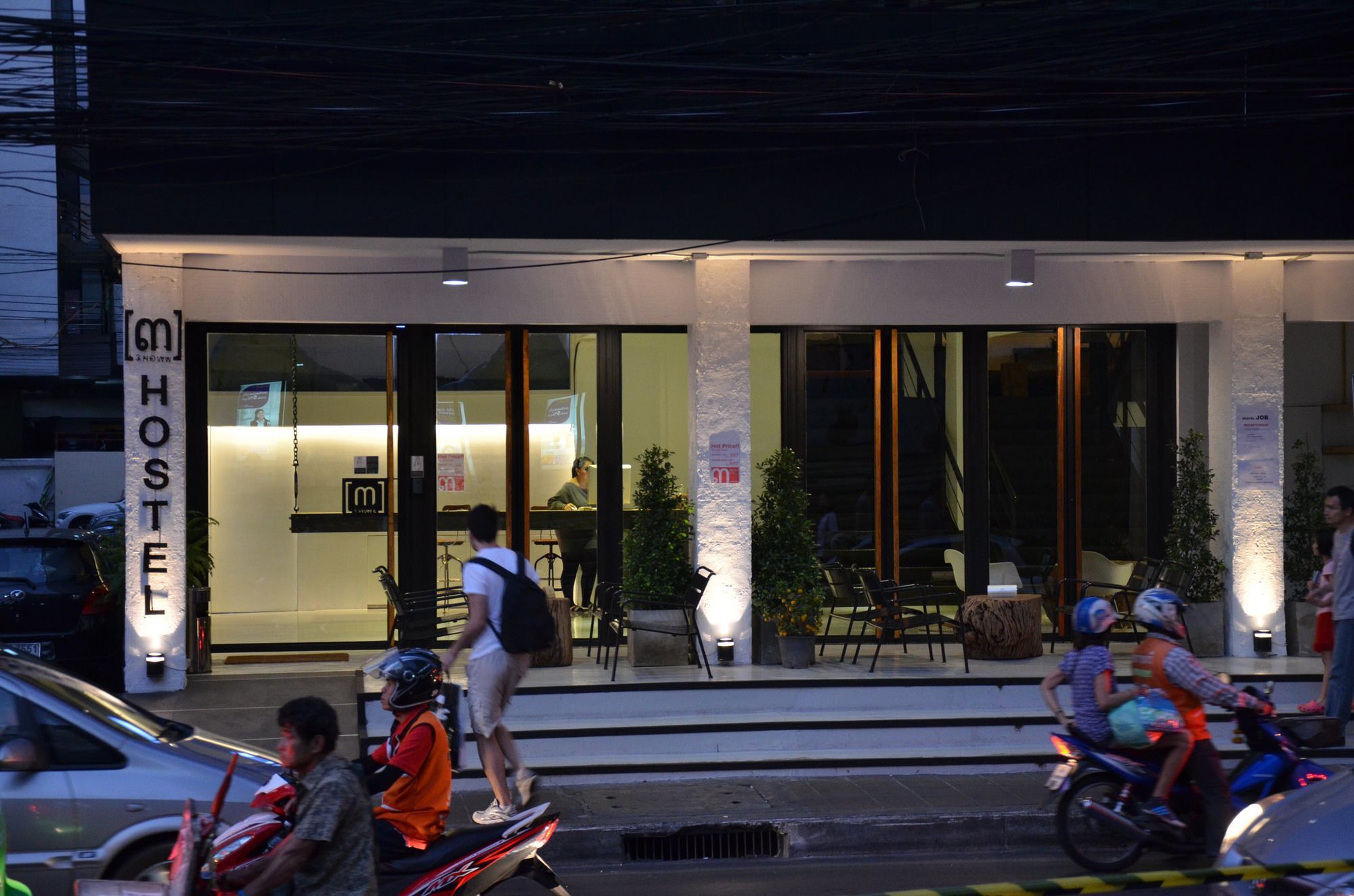3 Howw Hostel At Sukhumvit 21 Banguecoque Exterior foto