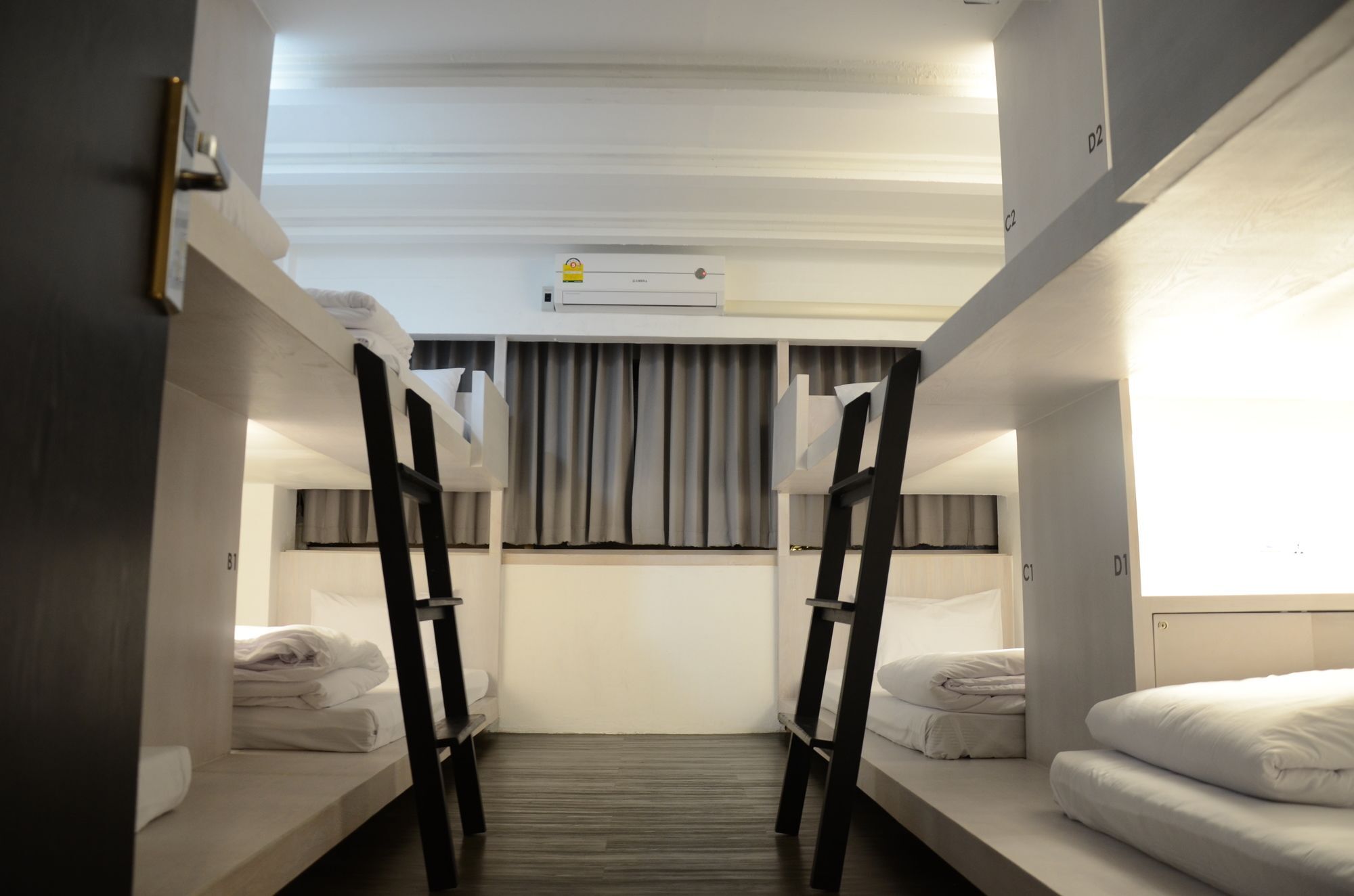 3 Howw Hostel At Sukhumvit 21 Banguecoque Exterior foto