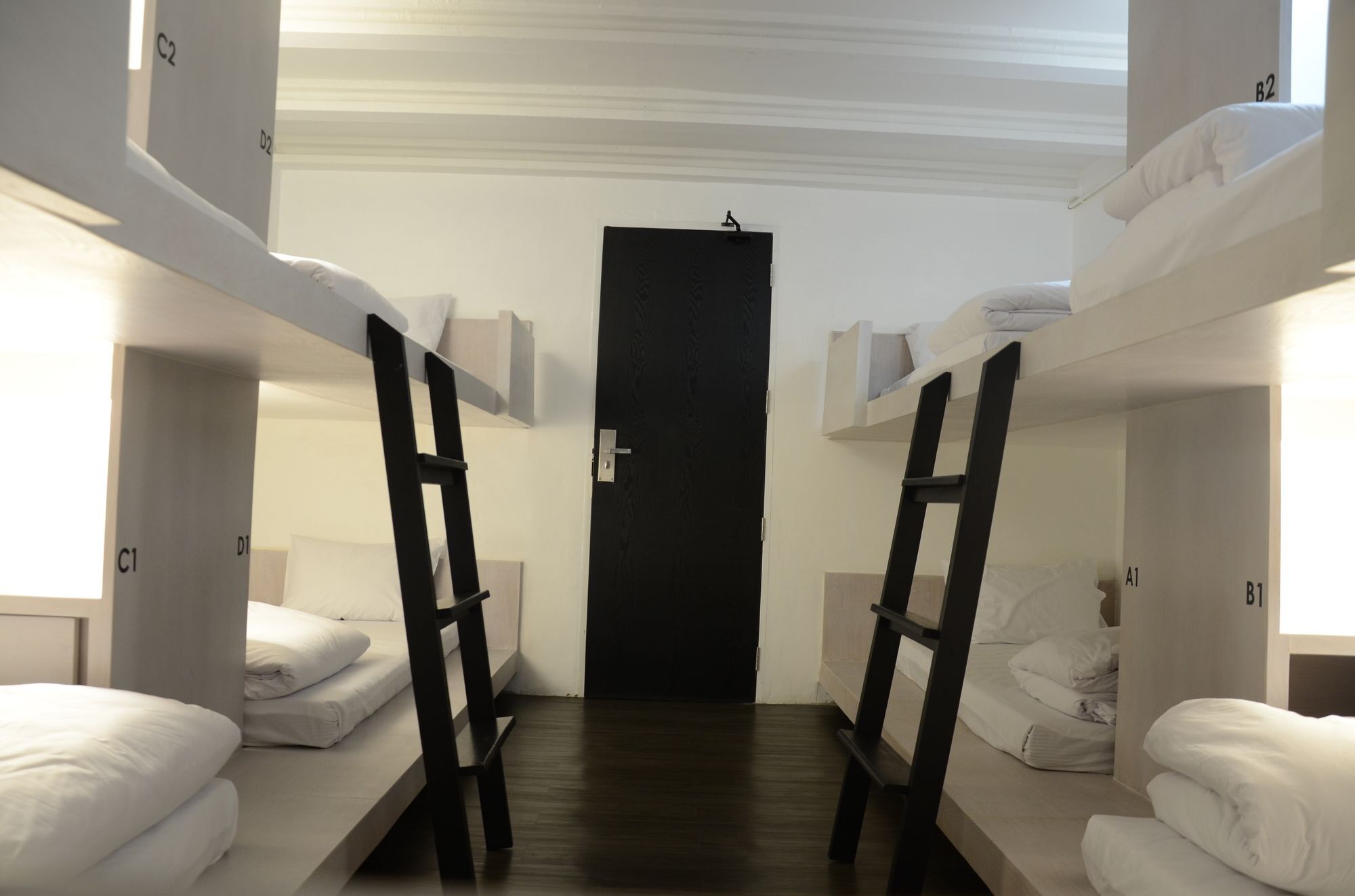 3 Howw Hostel At Sukhumvit 21 Banguecoque Exterior foto